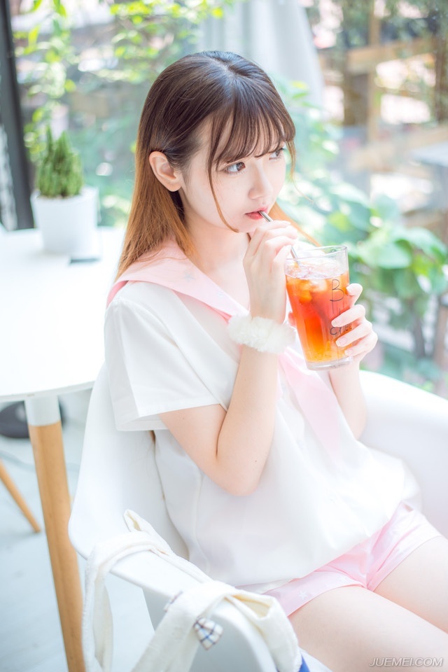 “去一趟夫人家，将夫人接回来。”刘璝冷声道。